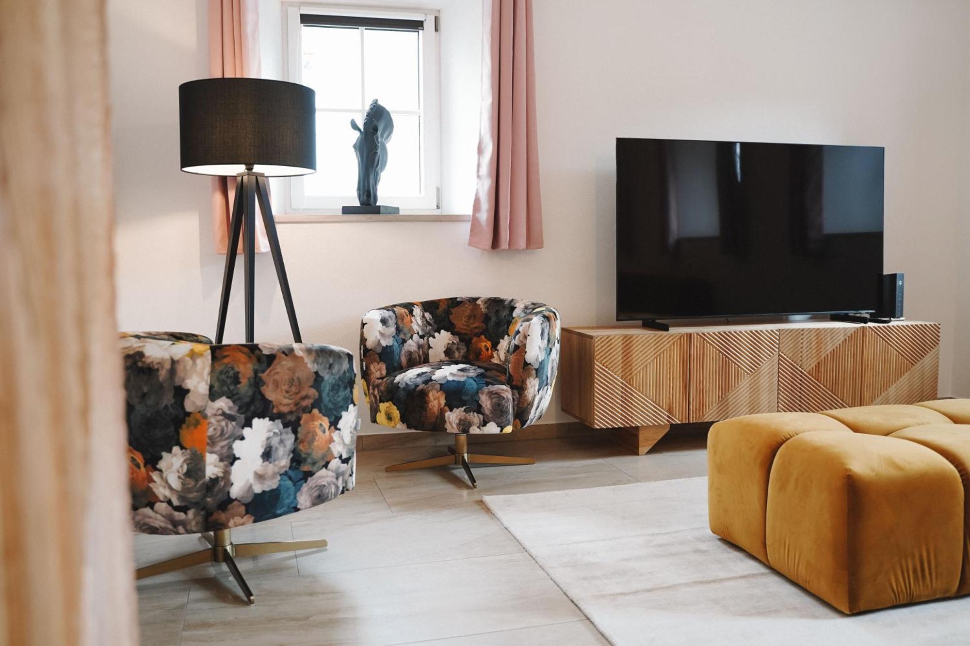 Black Horse Family Apartment - Barrierearm - Pfotenglueck - Familienzeit By Loewenherz Homes Stephanskirchen Εξωτερικό φωτογραφία